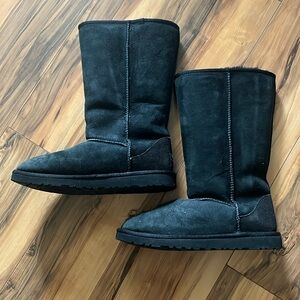 Women’s Ugg Boots Size 6